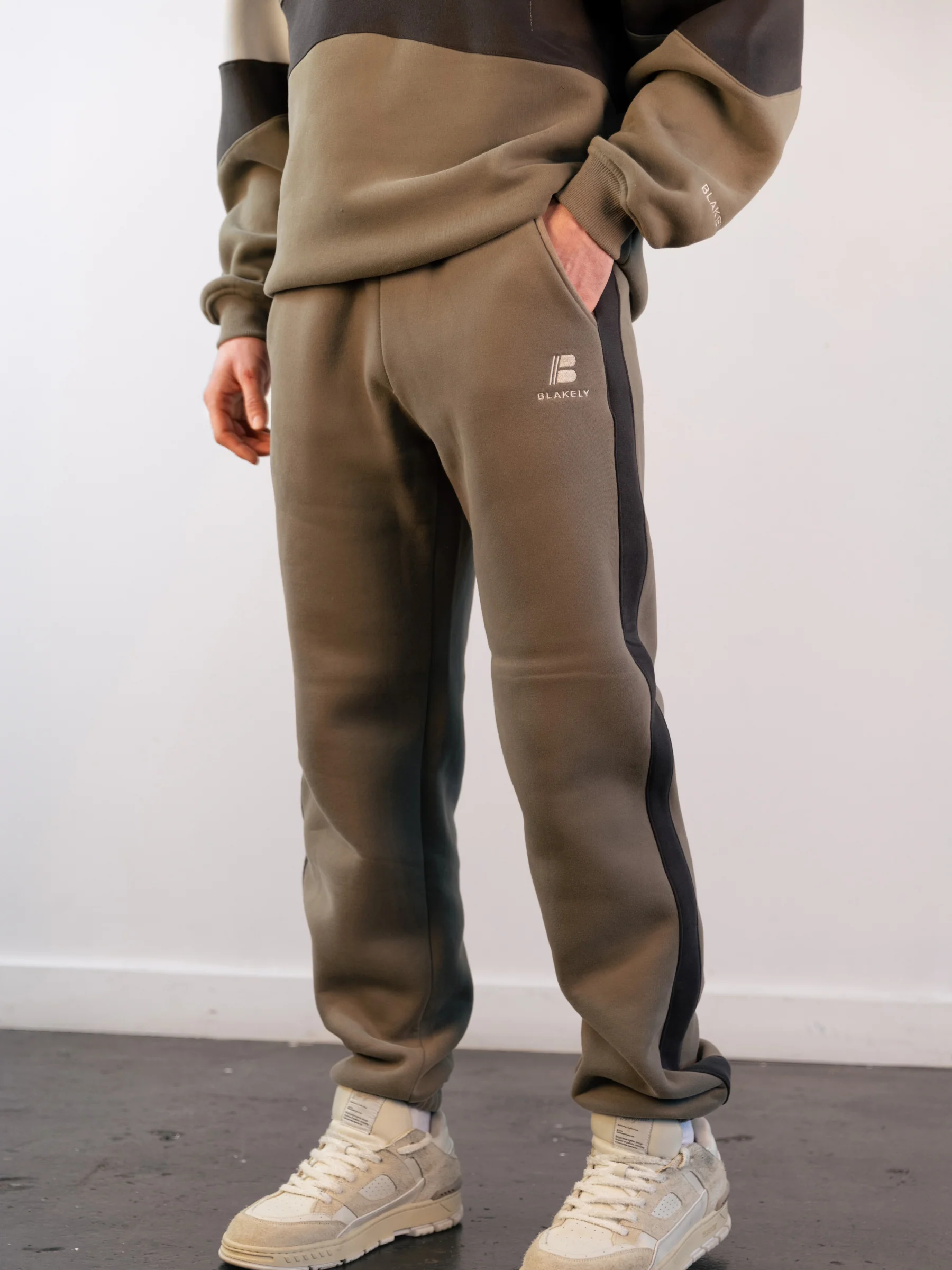 Panel Relaxed Sweatpants - Safari Green - Prinboxs