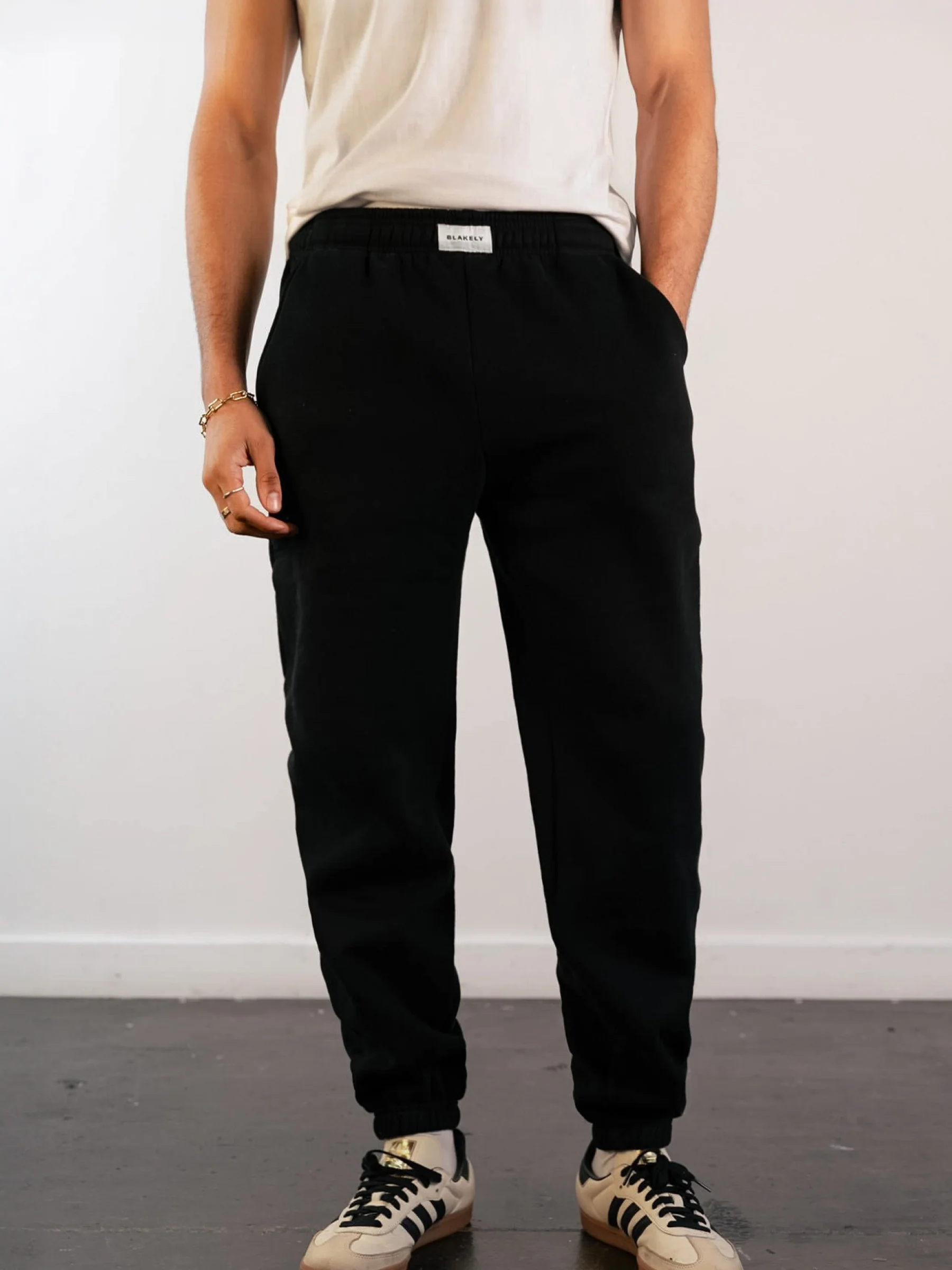 Label Relaxed Sweatpants - Black - Prinboxs
