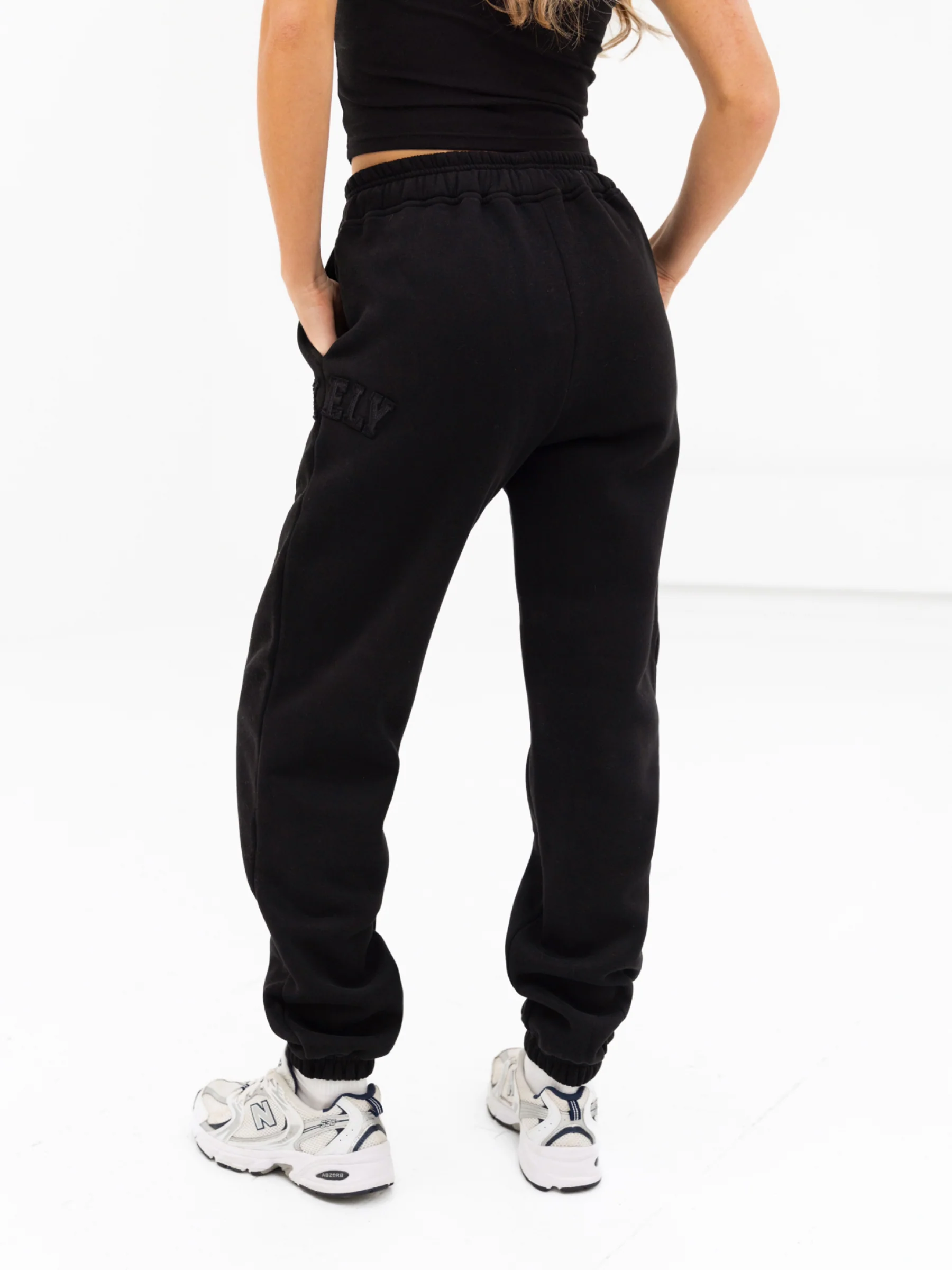 Tonal Varsity Sweatpants - Black - Prinboxs