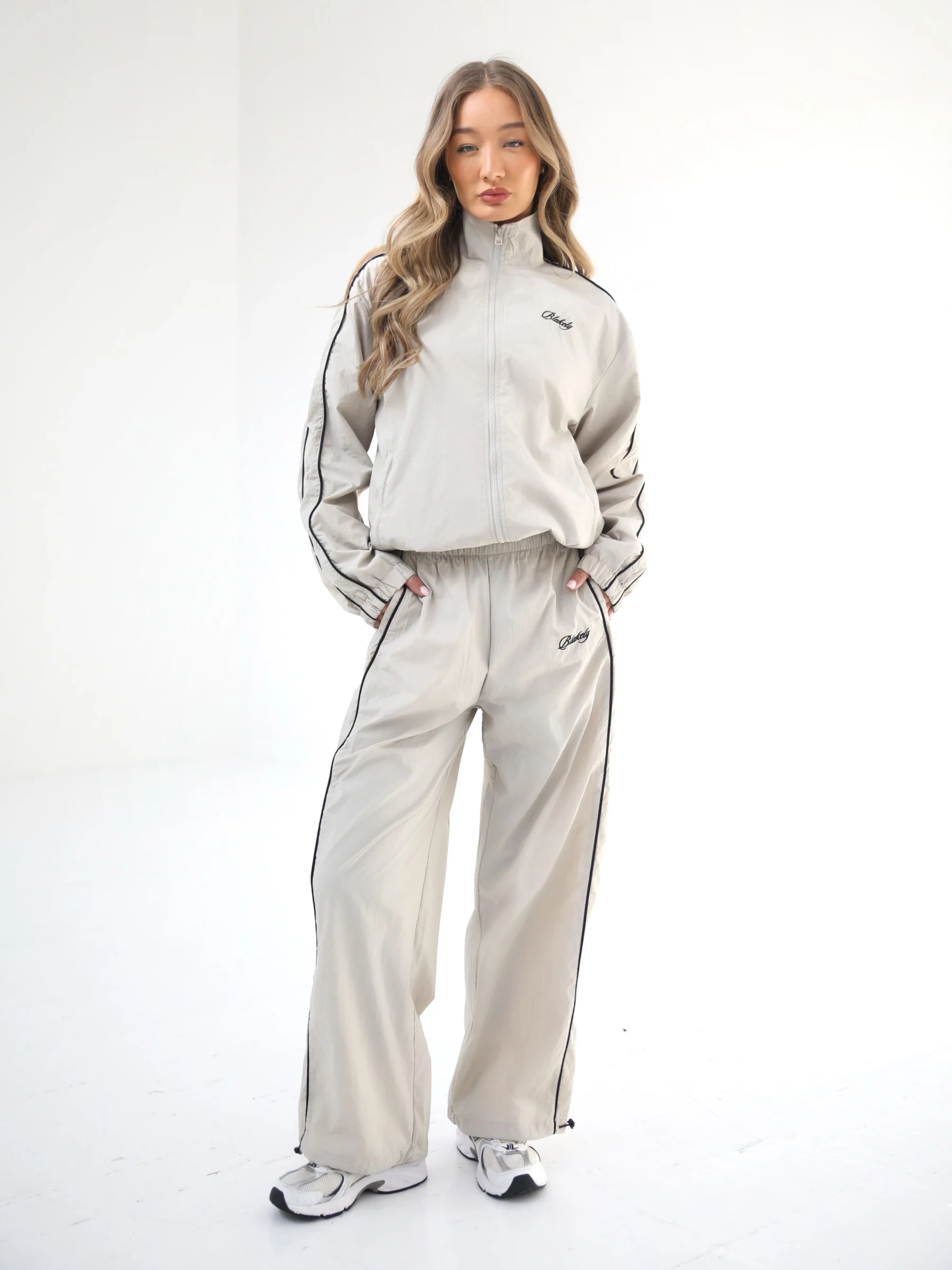 Off Duty Parachute Trousers - Light Taupe - Prinboxs