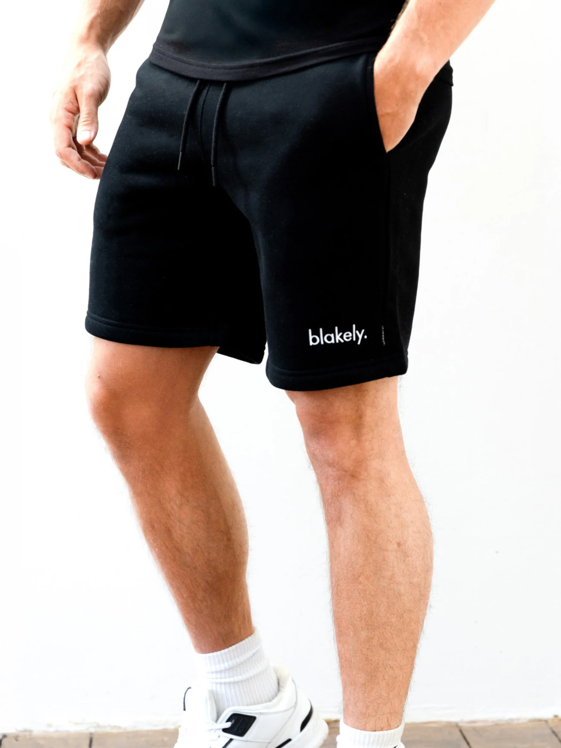 Blakely Logo Relaxed Jogger Shorts - Black - Prinboxs